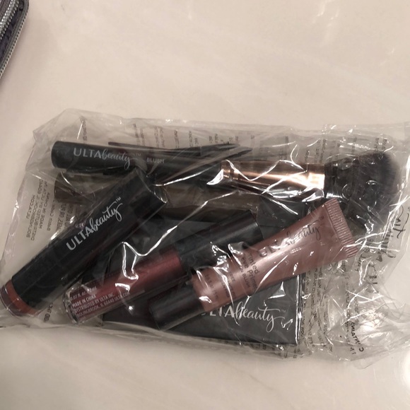 ❌SOLD❌ 🆕 ULTA Beauty Bag - Picture 3 of 3